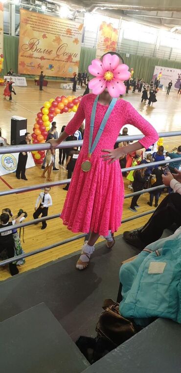 бальное платье: Платье для спортивно бальных танцев для Ювеналов 1+2. Одето было 2