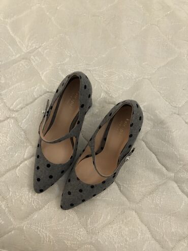 женские синие замшевые туфли: Kate Spade New York qadın ayaqqabısı - Model: Mary Jane tərzində
