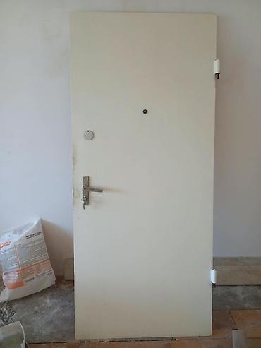 Metall karkaslı giriş qapısı (ikiüzlü) Huns-2.05 En 0.92 0506207272