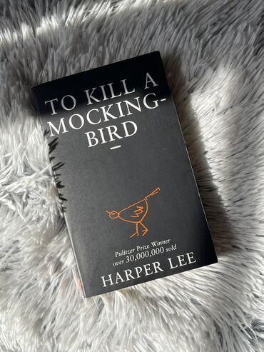 дадажанов роман ибрагимович: Harper Lee tərəfindən yazılmış "Bülbülü öldürmək" romanı. Kitabın qara