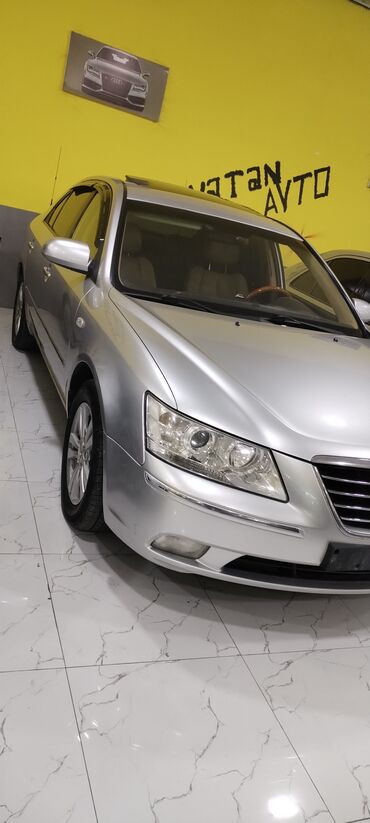 Hyundai: Hyundai Sonata – gümüşü rəngdə sedan. Texniki xüsusiyyət və — 3