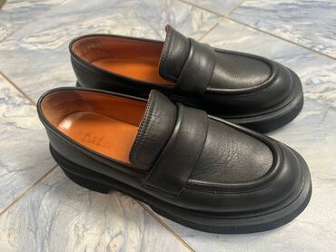 обувь puma: Продаются очень удобные лоферы с толстыми подошвами, оригинальные от