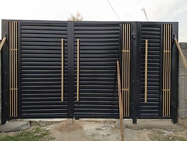 Распашные ворота: Металлические ворота с декоративными панелями .Ферма и навесом любой — 40