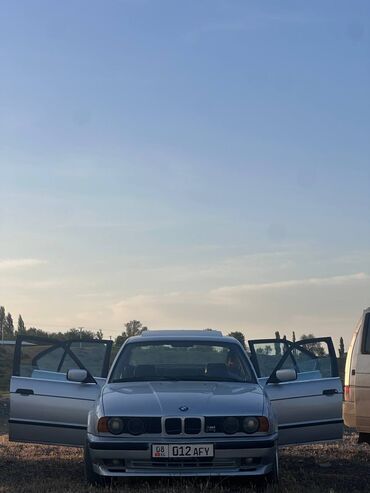 BMW: BMW 525: 1991 г., 2 л, Механика, Бензин, Седан