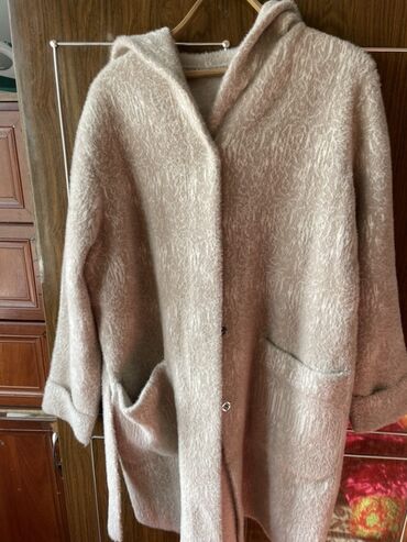 длинное трикотажное платье с капюшоном: Женское пальто-кардиган с капюшоном - Свободный крой, длина до колена