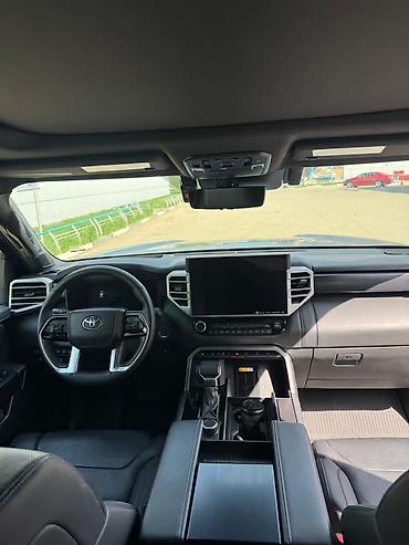 Toyota: Toyota Sequoia: 2023 г., 3.5 л, Автомат, Гибрид, Внедорожник — 7