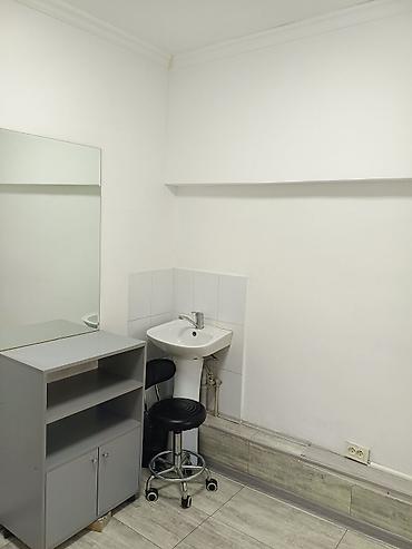 Сдается небольшой кабинет, в действующем салоне красоты - Отдельный