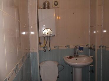 Ofislər: Xətai metrosuna yaxin 7 mertebeli binanın 2-ci mərtəbəsində yerləşən — 12