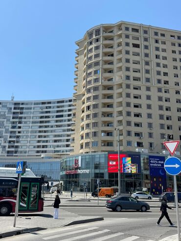 bakixanov kirayə ev: Ehmedli qesebesi Ukrayna dairəsi Heydər Əliyev parkinin yaninda 17