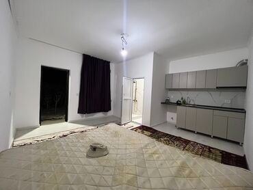 снять квартиру в бишкеке на долгий срок: 30 кв. м, 1 бөлмө, Жертөлө, ороо, Забор, тосулган
