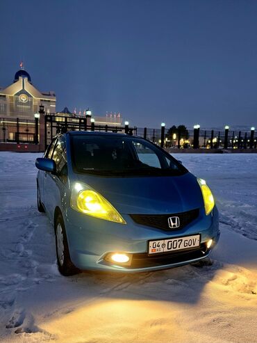 Honda: Honda Jazz: 2008 г., 1.3 л, Механика, Бензин, Хэтчбэк