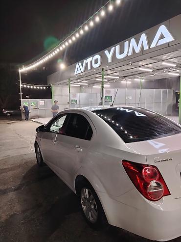 chevralet aveo: Chevrolet Aveo Sedan – ağ rəng Heç bir problemi yoxdu.Abs, lyuk, park — 10