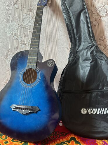 гитара новая: Продаю гитару Novelty 
С чехлом Yamaha почти новая