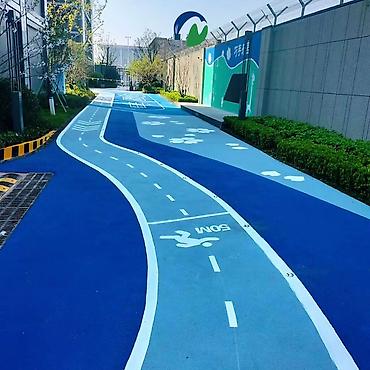 Бесшовное резиновое покрытие EPDM для уличных площадок и беговых