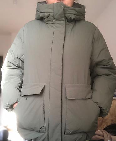 Верхняя одежда: Очень красивая, теплая, фирменная куртка Uniqlo. Оригинал. Подойдет — 9