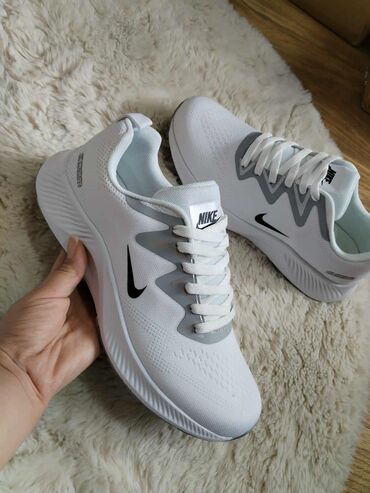 yeezy patike buzz: Trainers