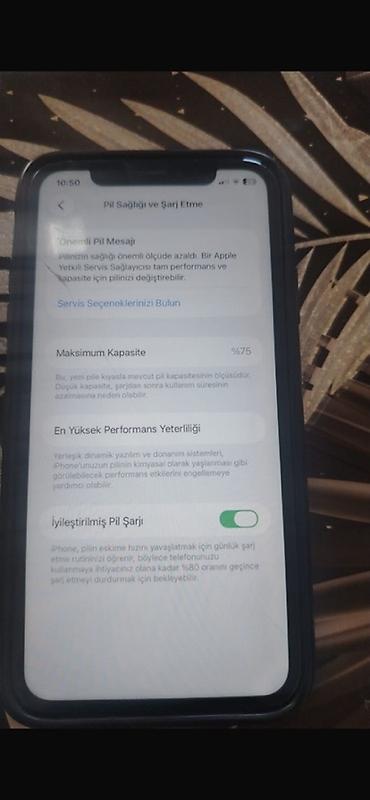 a 20 s: IPhone 11, 128 GB, Qara, Face ID — 4