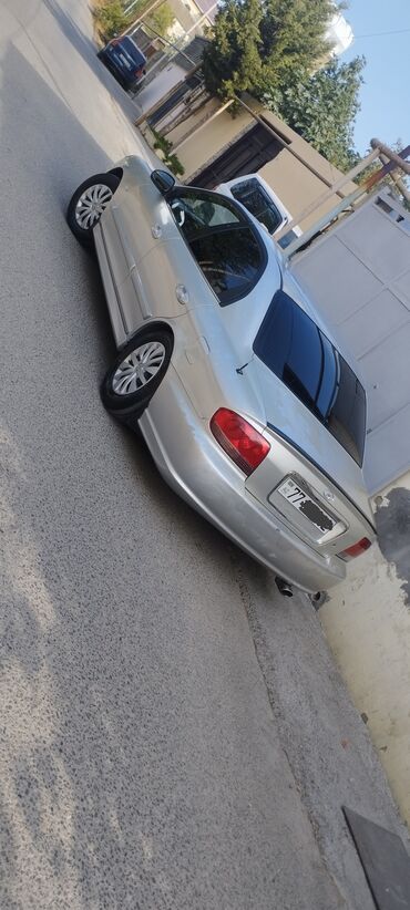 Hyundai: Hyundai Sonata: 2 l | 2004 il Sedan — 2