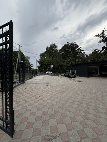 аренда помещения для швейного цеха: Сдаём в аренду парковочные места для автомобилей На территории нашего