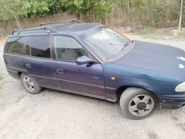 zafira opel: Opel Astra: 1.8 l | 1997 il | 433408 km Universal