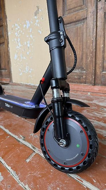 explore smart samokatları: Elektrik skuter – Toba ST-727 - Gözəl dizaynlı, qara gövdə və işıqlı — 3