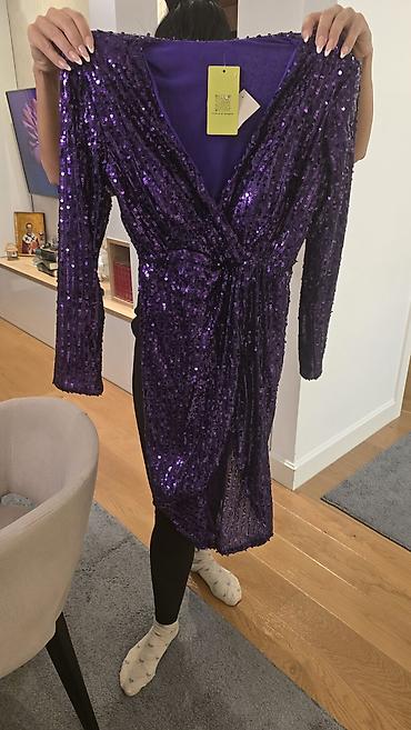 mango serbia: Elegantna ljubičasta haljina sa šljokicama - Model: midi haljina sa — 2