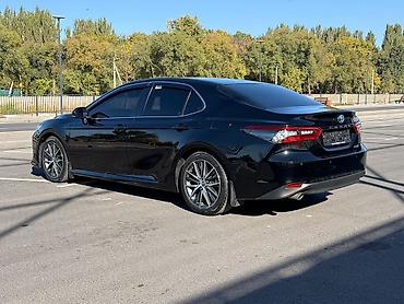 продаю тайота авенсис: Toyota Camry: 2023 г., 2.5 л, Вариатор, Гибрид, Седан — 4