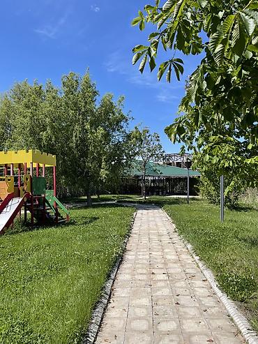 Продажа отелей и хостелов: Продается действующий центр отдыха в селе Чон-Сары-Ой, территория — 3