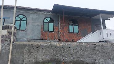 Həyət evləri və villaların satışı: Satılır: həyətyanı sahəsi olan fərdi yaşayış evi - Tikili: 2 — 2