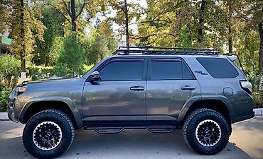 Toyota 4Runner: 2019 г., 4 л, Автомат, Бензин, Внедорожник — 6
