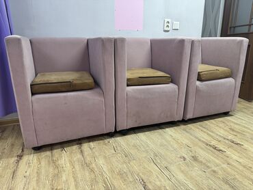 Другие кресла: Кресло в хорошем состоянии в наличии 3 штуки