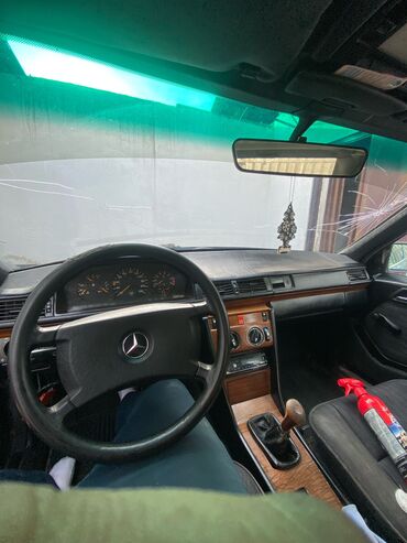 рул мерс 210: Mercedes-Benz E-Class: 1990 г., 2 л, Механика, Бензин, Седан