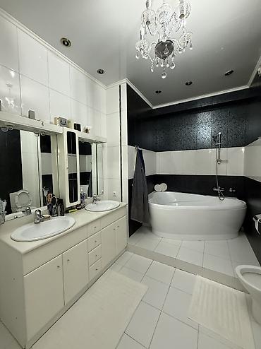 Продажа квартир: 3 комнаты, 187 м², 3 этаж — 14