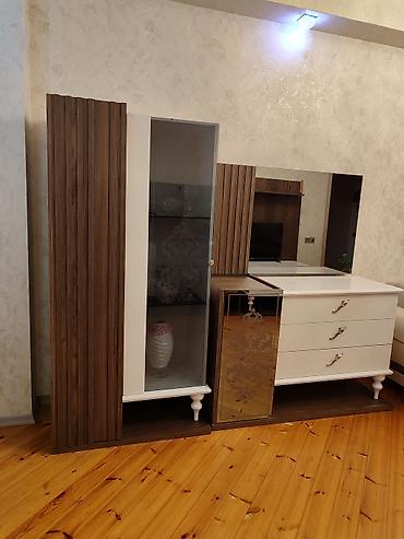 kamot satilir: Qonaq otağı üçün vitrindən və komoddan ibarət dekorativ mebel dəsti — 3