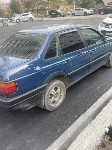 Volkswagen: Volkswagen Passat: 1989 г., 1.8 л, Механика, Бензин, Седан