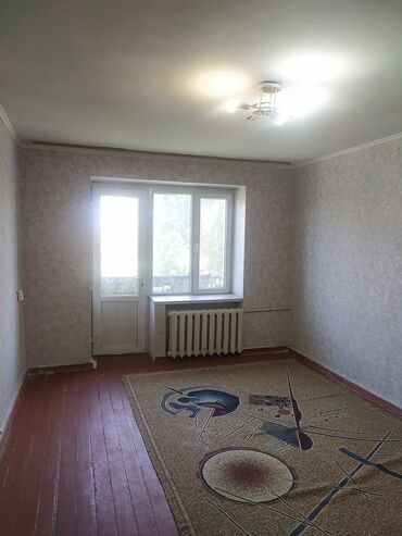 снять квартиру в частном секторе: 1 бөлмө, 35 кв. м, Хрущевка, 3 кабат, Косметикалык ремонт