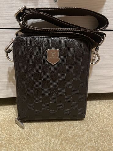 золото кольца: Барсетка, Louis Vuitton, Материалы: Нукура булгаары, Бөлүнгөн бөлүктөр, Колдонулган