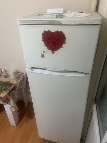 Soyuducular: İşlənmiş 2 qapılı Indesit Soyuducu Satılır, rəng - Ağ
