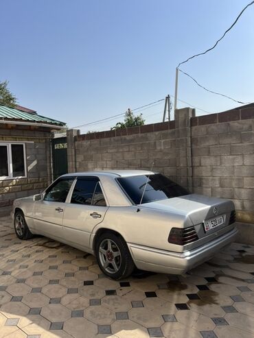 покрышка на ниву: Mercedes-Benz W124: 1993 г., 2.8 л, Автомат, Бензин, Седан