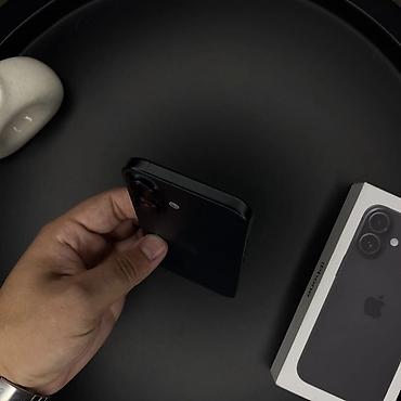 nothing iphone: IPhone 16, Б/у, 256 ГБ, Черный, Чехол — 4