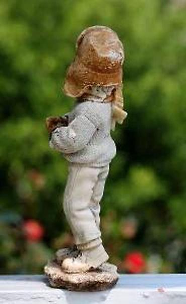 Figure: Vintage figura dečaka sa kapom i šalom 25 cm!. Prelepa figura dečaka u — 14