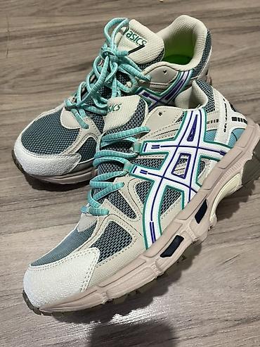 красовки asics: Кроссовки для бега и повседневной активности
 На размер 42 — 2