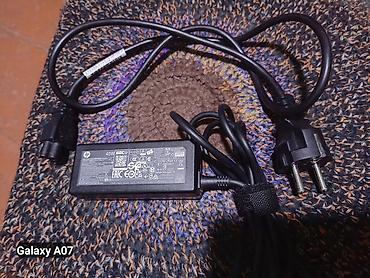 HP noutbuk adapteri/şarj cihazı - Güc: 45W - Giriş: 100–240V ~ 1.3A