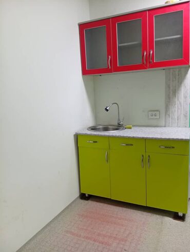 сдам комнату в общежитии: 18 м², С мебелью