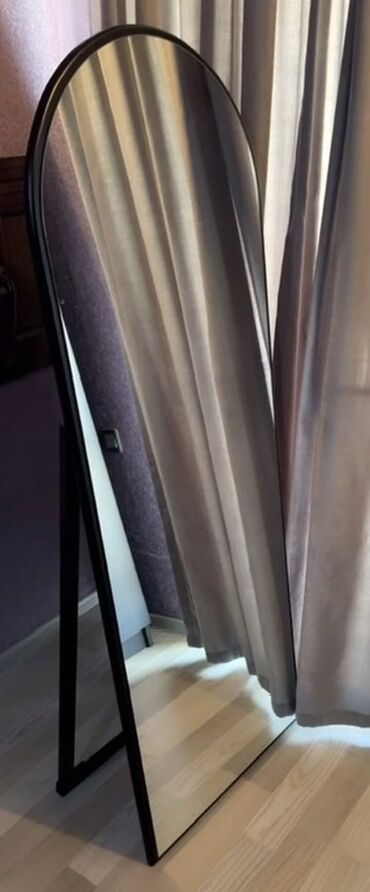 berber guzgusu: Güzgü Döşəmə üstü, Oval, Çərçivə ilə