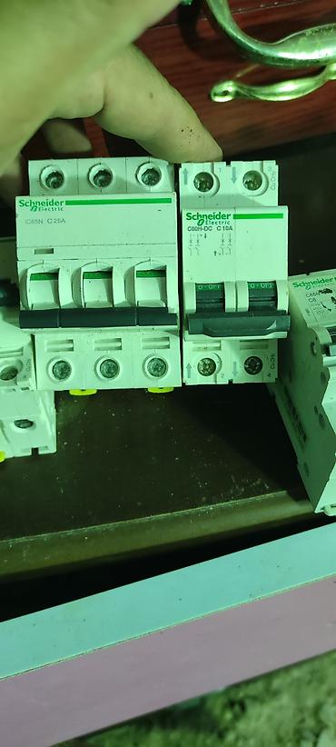 elektron sahat: Schneider Electric Elektrik avtomat, 3 faza — 4