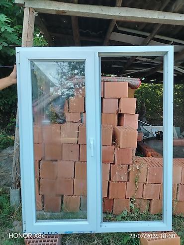 şüşələr: İşlənmiş İkiqat şüşə paketi Plastik pəncərə, Еni: 130 sm, Uzunluğu: 160 sm — 1
