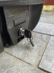 Ostali motocikli i skuteri: Veci kofer sa kljucem - 3000 Rsd Manji kofer sa kljucem - 2500 — 6