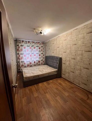 дешевые квартиры в оше: 3 комнаты, 58 м², 104 серия, 3 этаж, Косметический ремонт