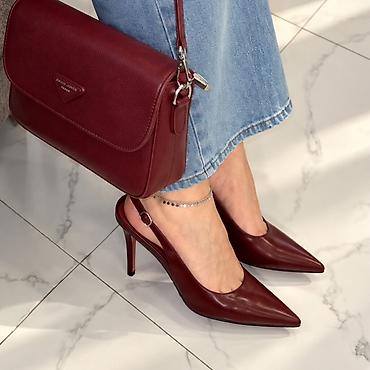 Bordo rəngli qadın dəsti: - Yüksək dabanlı slingback ayaqqabı: iti